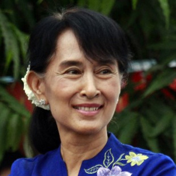 Aung San Suu Kyi hints at victory in Myanmar poll 