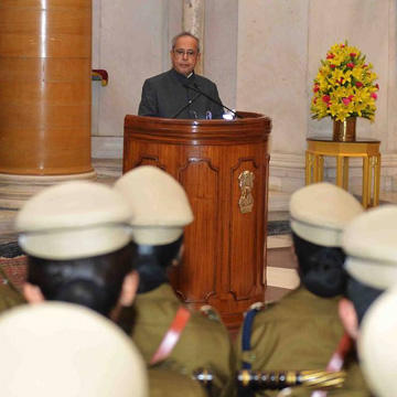 Officer trainees of 2014 Batch of Indian Police Service (IPS) called on President