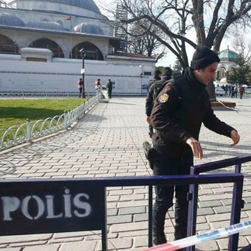 Explosion rocks central Istanbul tourist square; 10 dead, 15 wounded