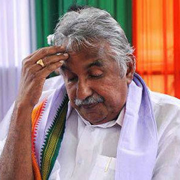 FIR ordered against Kerala CM Oommen Chandy in solar panel scam, Left wants him to quit 