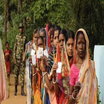 60% polling in Bengal amid violence, sweltering heat