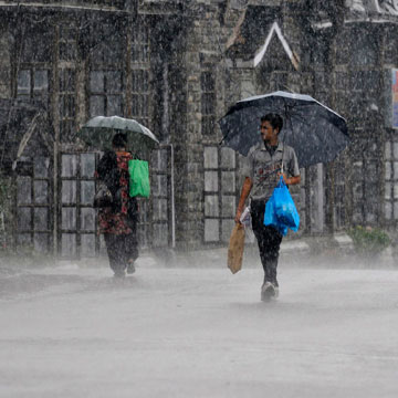Monsoon hits Kerala, Lakshadweep with heavy rains