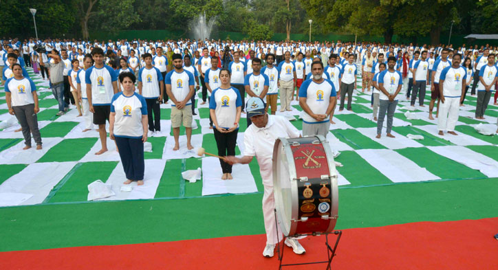 Make the practice of yoga an integral part of life, says President