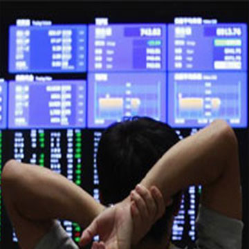 Brexit concerns linger, Indian equity indices end flat 