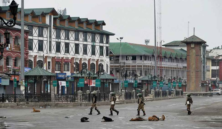 Kashmir unrest 10th day: Curfew continues, Newspaper presses raided, editors say staff held