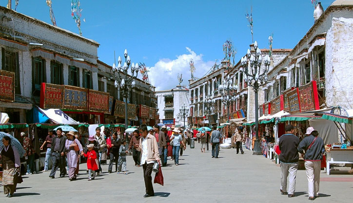 Lhasa tour: Monks, Bollywood and gleaming infrastructure in Tibet
