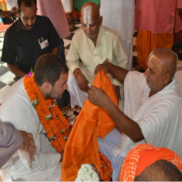 Rahul Gandhi worship in Hanuman Garhi, blessings of Mahant Gyandas
