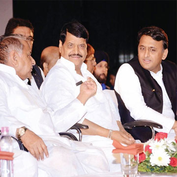 Family drama in UP: CM says 'political dispute' Shivpal says Akhilesh is executing his powers, i'm mine