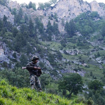 BSF jawan martyr, 3 others injured in heavy Pakistan shelling along International Border