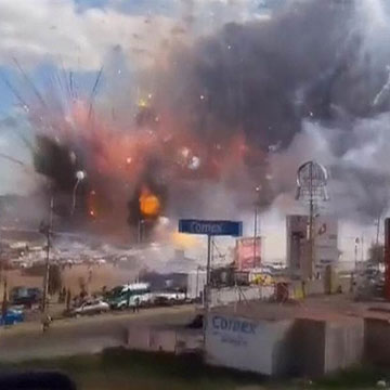 Mexico City fireworks market explosion leaves at least 31 dead