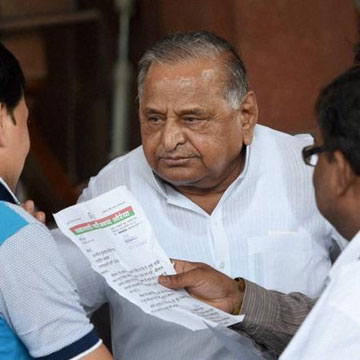 There's not going to be a split in Samajwadi Party, Mulayam tells party workers