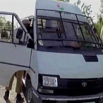 Terrorists target cash van; kill 5 cops, 2 security guards in Kulgam