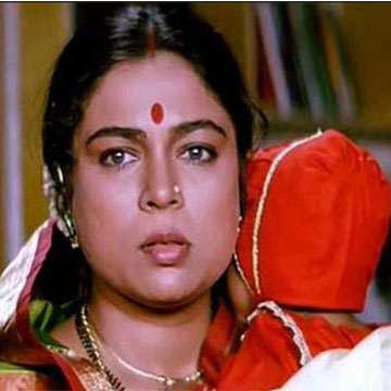 Reema Lagoo no more, PM Modi, B-town celebs mourn on her death