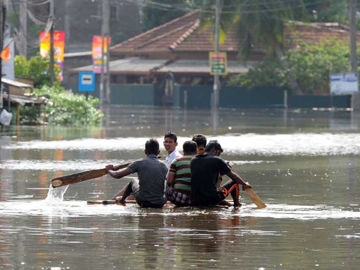 Sri Lanka floods death toll exceeds 200, Indian naval divers and medical teams join rescue efforts 
