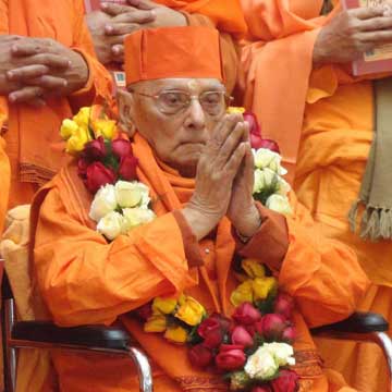 Swami Atmasthananda Maharaj, the Ramakrishna Mission chief dead; President, PM condoles it as personal loss