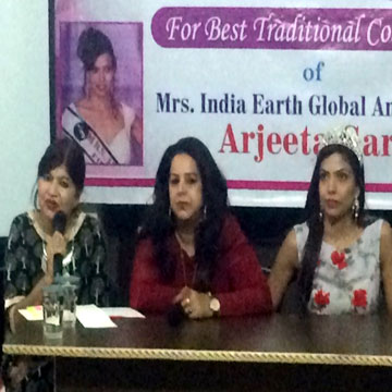 Mrs India Earth 2017 Dress Designer Seema Singh gets best costume designer title