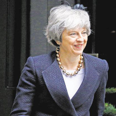 Theresa May suffers early defeat to Brexit plans as parliament demands alternative