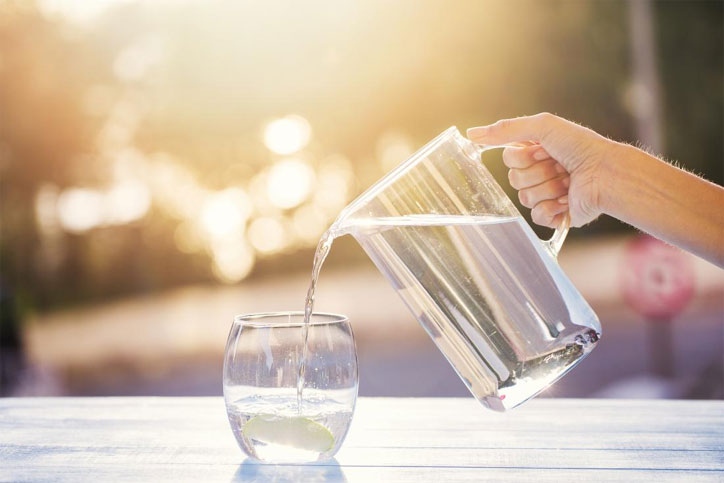 9 Reasons to keep yourself Hydrated by Drinking Enough Water