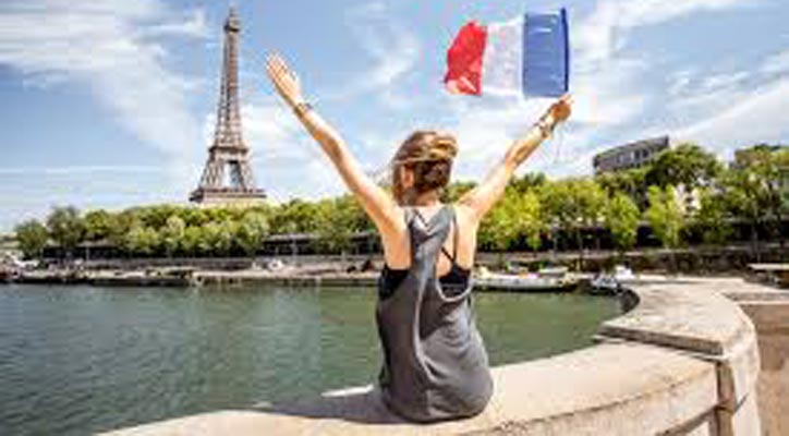 Meeting President Tsai Ing-wen, French senator calls Taiwan Country