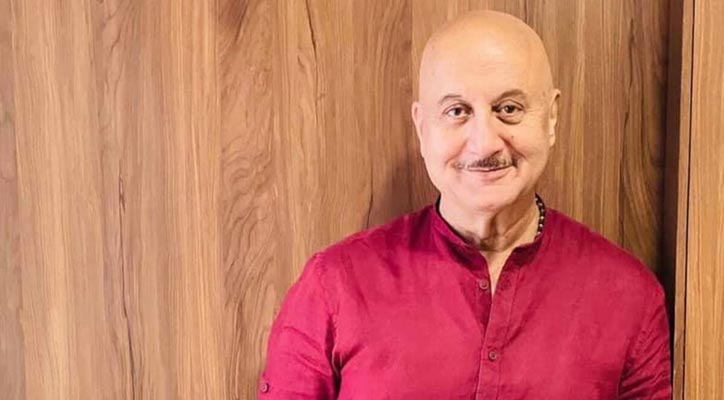 The Kashmir Files Anupam Kher mother Dulari gets teary-eyed