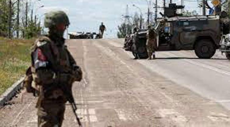 Mariupol on verge of falling to Russia, Ukraine abandons