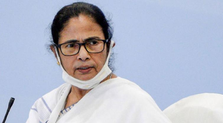 If you have the power, put a gun on my chest: Mamata Banerjee