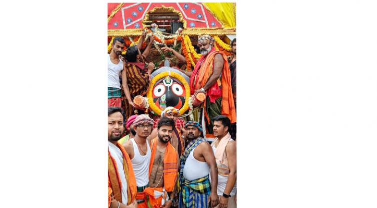 Bengaluru's Jagannath Temple Hosts Sunabesha 