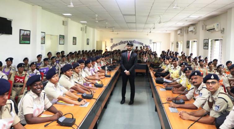 Naveen Krishna Rai of IIM Indore trained 200 police personnel on Chaos Management