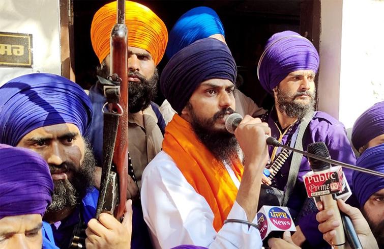 Khalistani leader Amritpal Singh is on the run, 4 aides flown to Assam after arrest