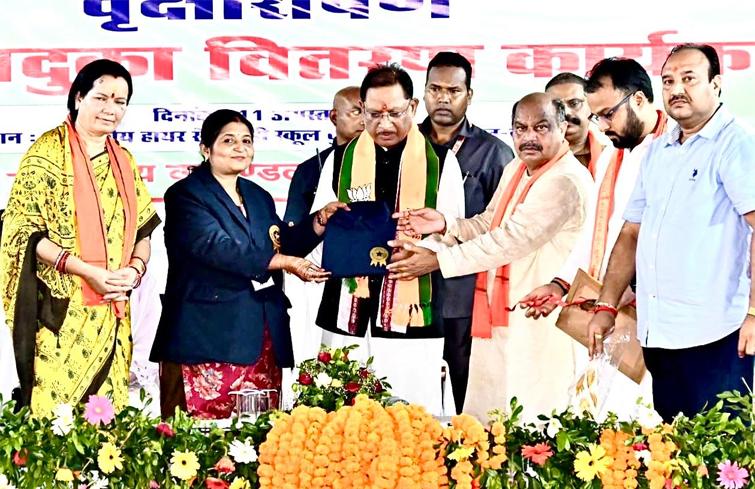 Chhattisgarh CM inaugurates Purandar Mishra's Sindoor Park