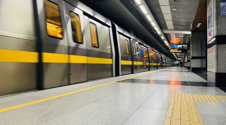 Delhi Metro Yellow Line services delayed during morning rush hour