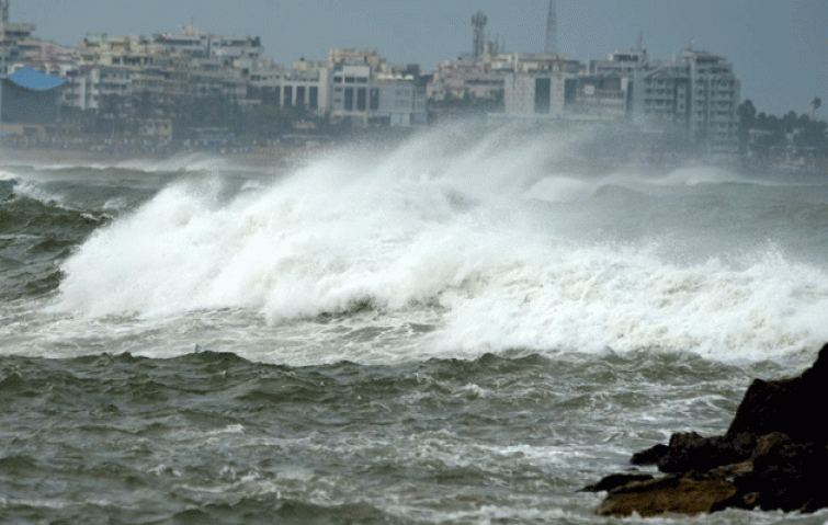 Cyclone Ditwah leaves more than 330 dead in Sri Lanka